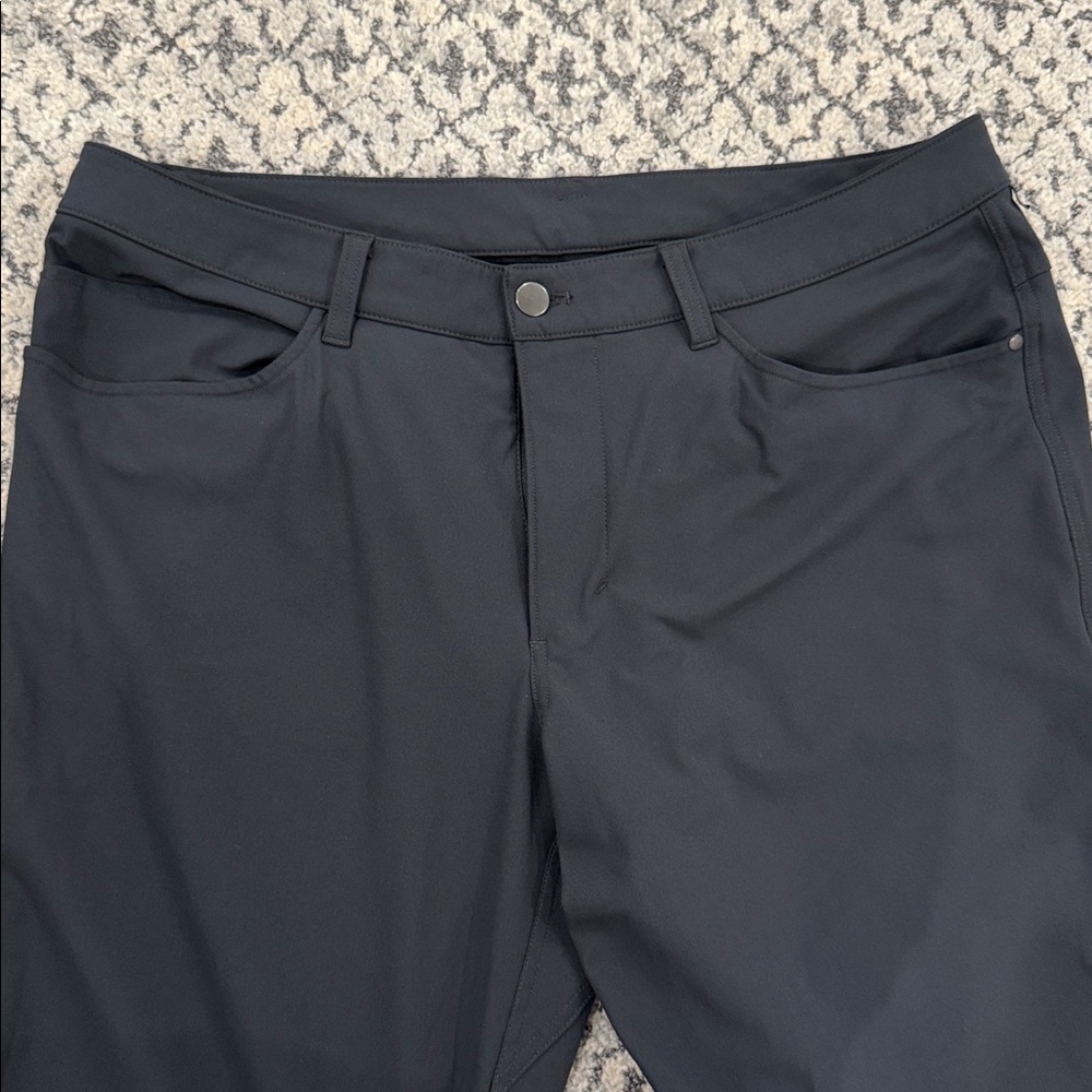 Lululemon Men’s ABC Dress Pants Size 34 Dark Gray Slim Fit Stretch - Picture 4 of 6